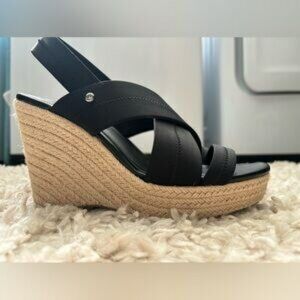 Black Simply Vera Vera Wang wedges